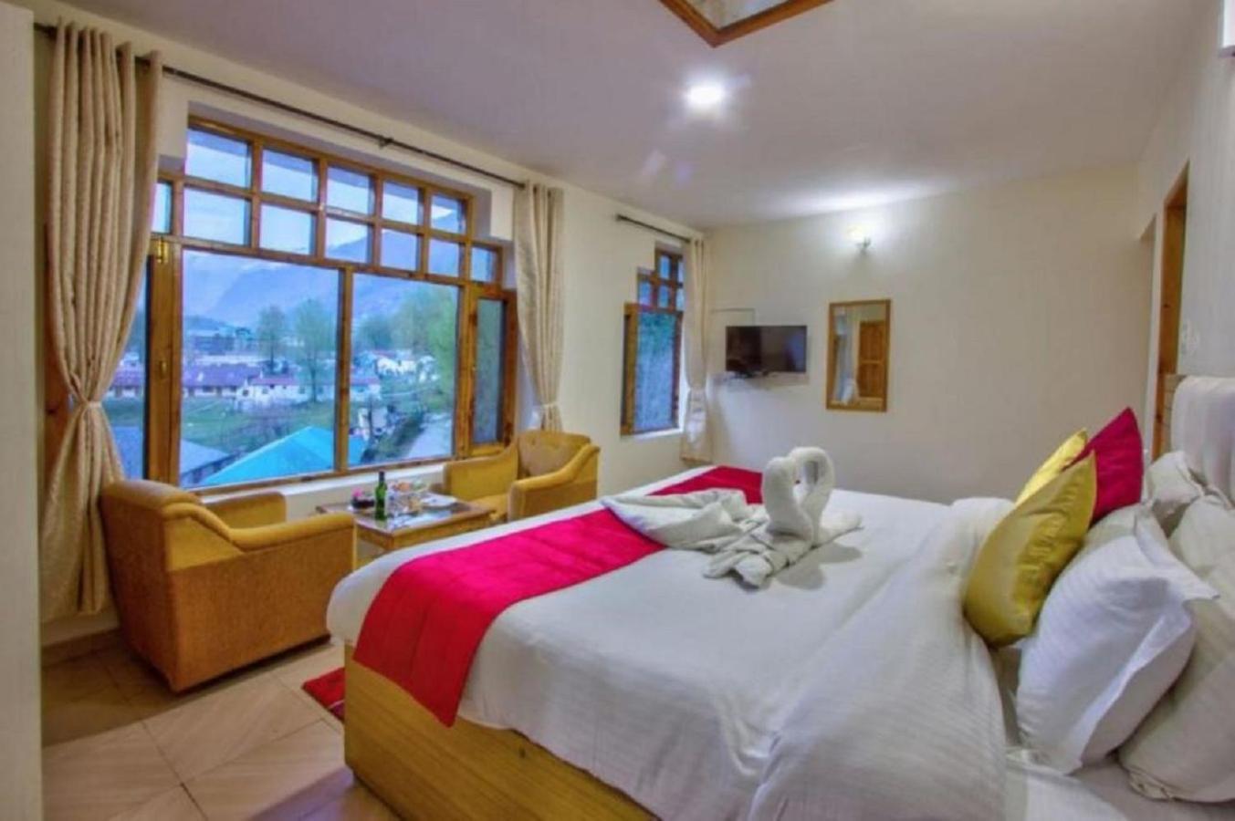 White Mountain Hotel Manāli Eksteriør billede