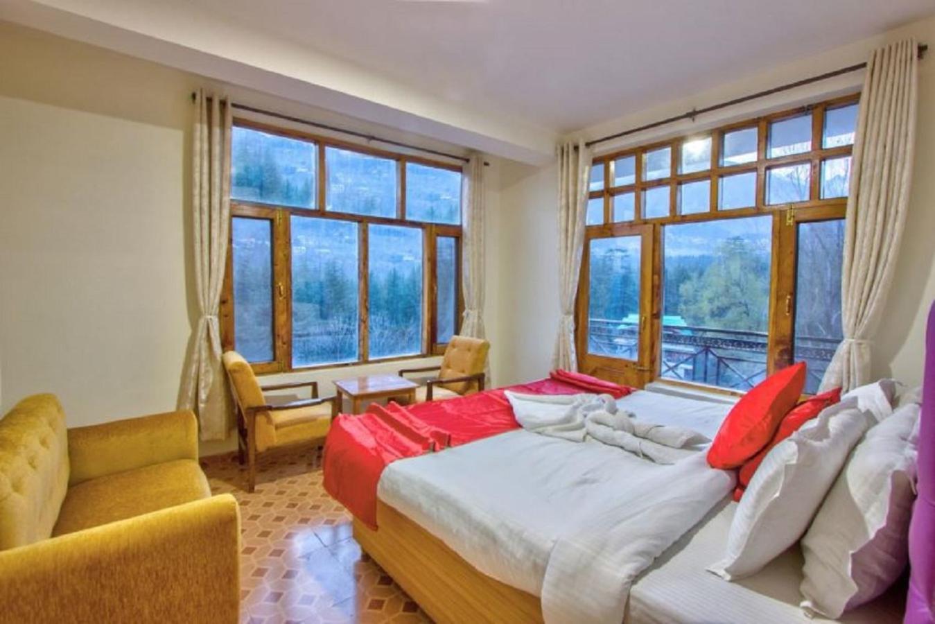 White Mountain Hotel Manāli Eksteriør billede
