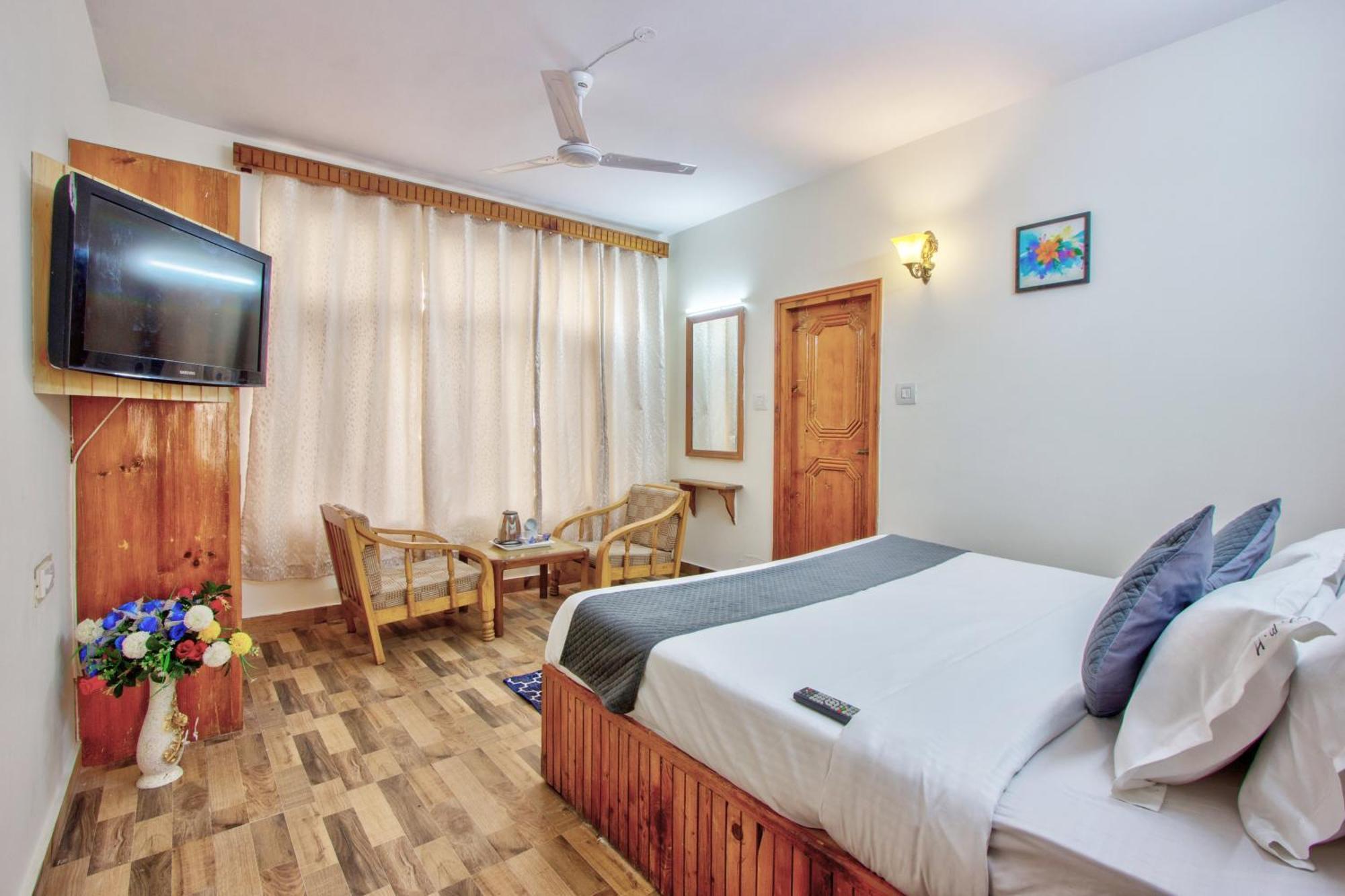 White Mountain Hotel Manāli Eksteriør billede